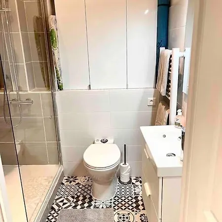 36 Rue Droite * Niza