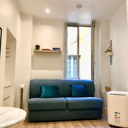36 Rue Droite * Niza